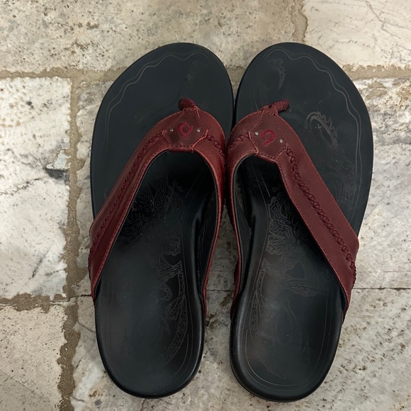 OluKai Red and Black Flip-Flops - Picture 1 of 4